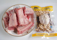 秘制蒜香排骨,香气四溢，骨肉分离的绝妙佳肴