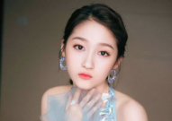 娱乐圈吃瓜美女是谁啊百度云,揭秘百度云背后的神秘人物